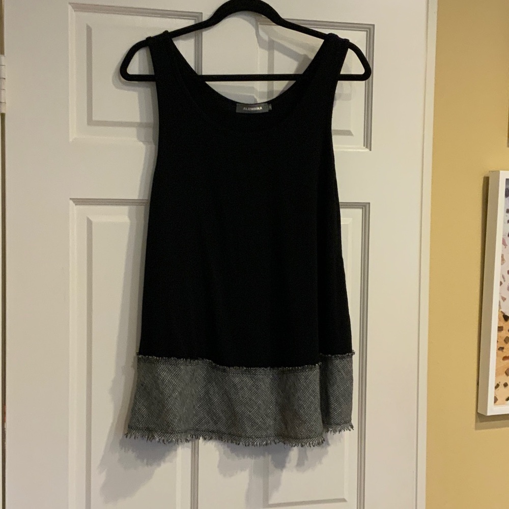 Beautiful Alembika swing knit tank top with frayed trim.